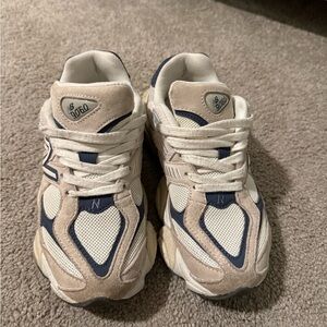 New Balance women Cream and Navy Sneakers